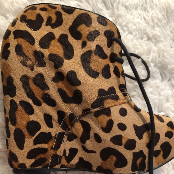 STEVE MADDEN WOMENS CHEETAH WEDGES SIZE 6 - Picture 3 of 5
